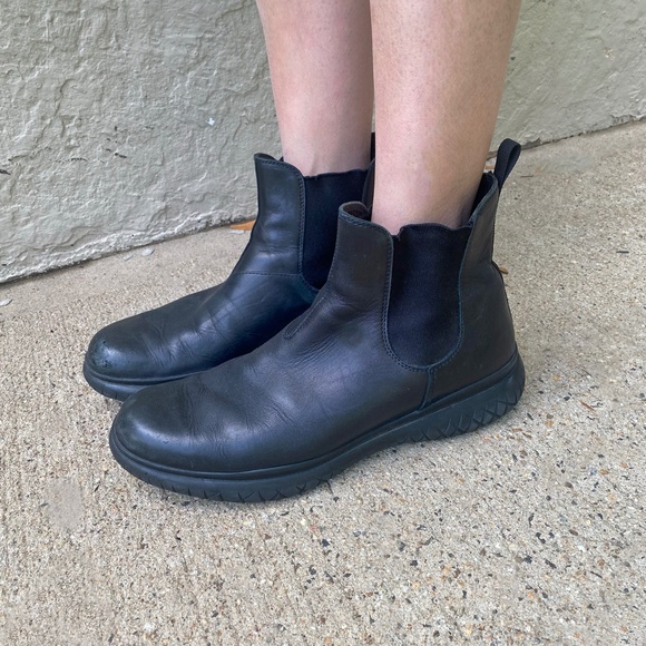 Vintage late '90s/Y2K 2000s Prada Linea Rossa Black Leather Vibram Chelsea Boots - Picture 3 of 5